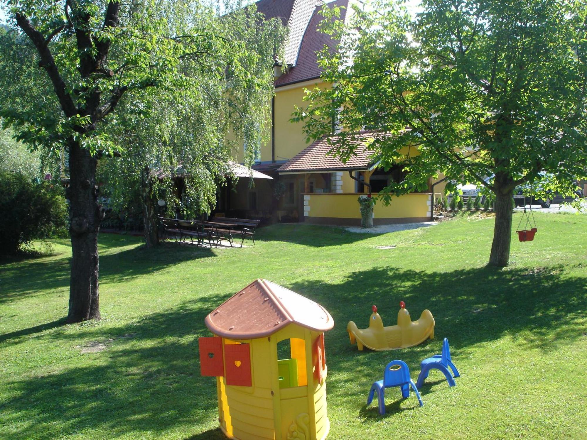 Guest House Cater Ласко Экстерьер фото